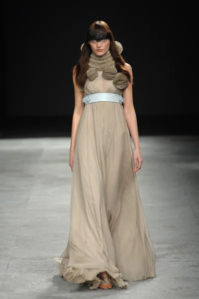 Look 27
